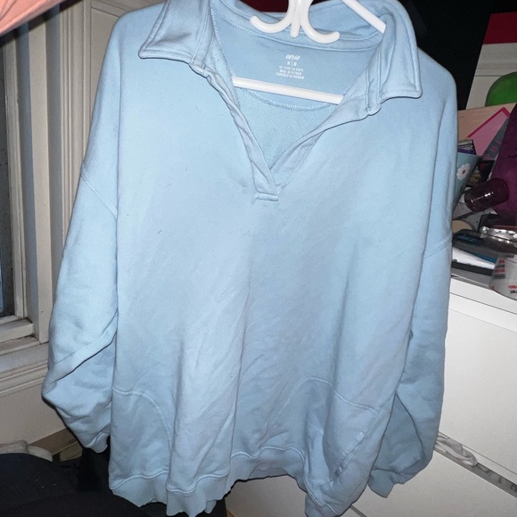 Aerie crewneck vneck top - Picture 2 of 3